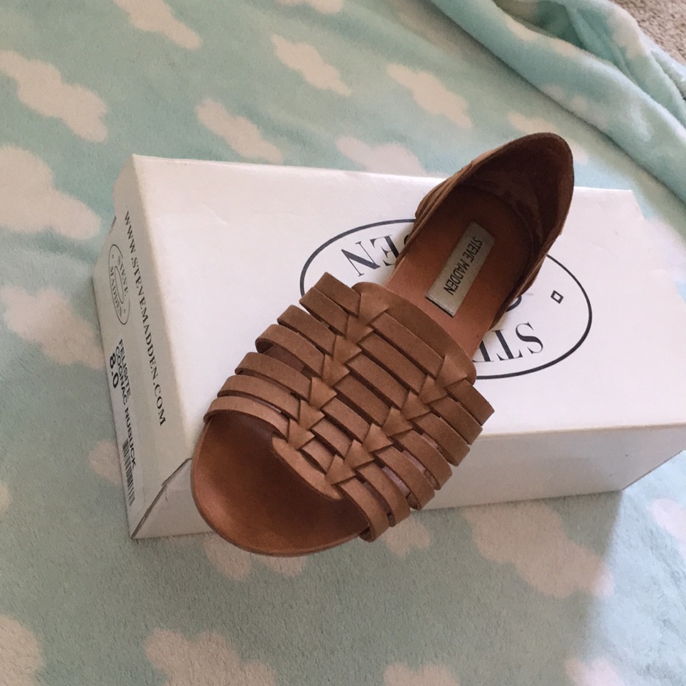 Steve Madden Women's Felisite Cognac Nubuck Sandal